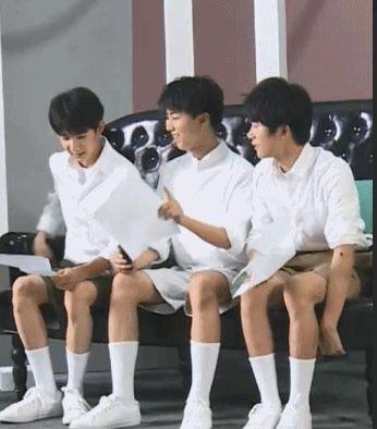 王俊凯在片场还抽烟？清爽少年人设崩塌，看清照片后只能说很无奈