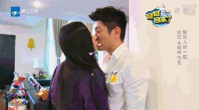 嗯哼：妈妈和我说的最多的一句话是“我爱你”