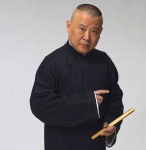 ​郭德纲小儿子近照曝光，圆嘟嘟样貌撞脸岳云鹏，看到照片相信了！