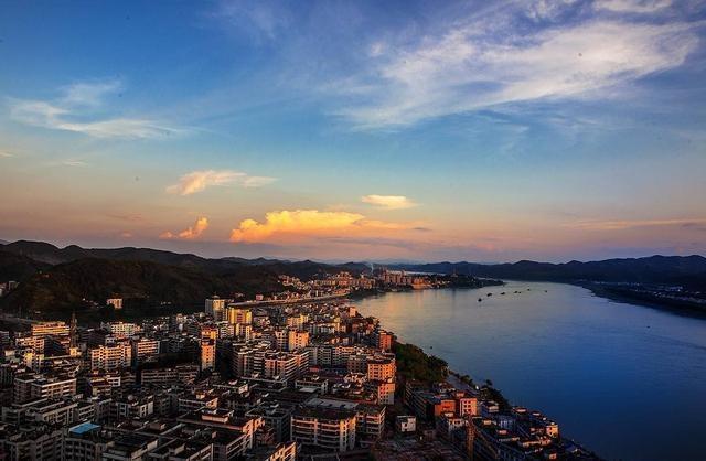 都是三线城市，广东肇庆、安徽滁州、江西宜春，谁能先成二线？