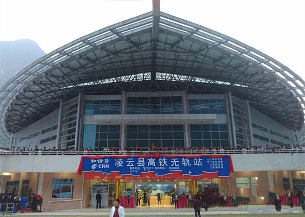 广西最令人无语的高铁站，是全国首个没有高铁线的站，号称无轨站