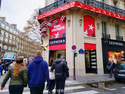 ​巴黎是法兰西共和国首都和最大城市，欧洲第二大城市