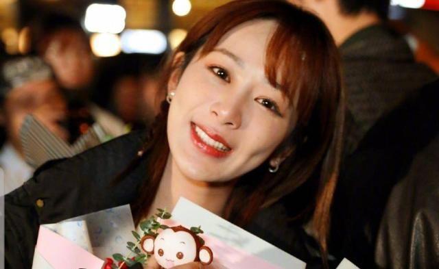 杨紫经纪人深夜发文后秒删，6字引无限遐想，新戏能否顺利开拍？