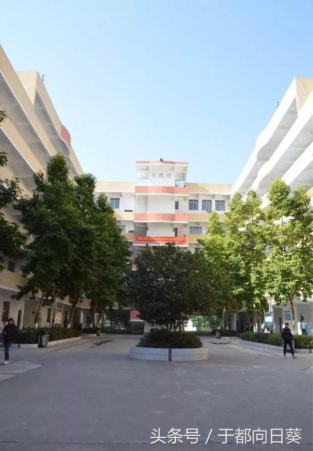 下一站，于都实验中学，你是否和我一样把青春留在这里？