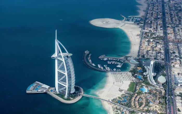 迪拜：惊艳世界的建筑奇观