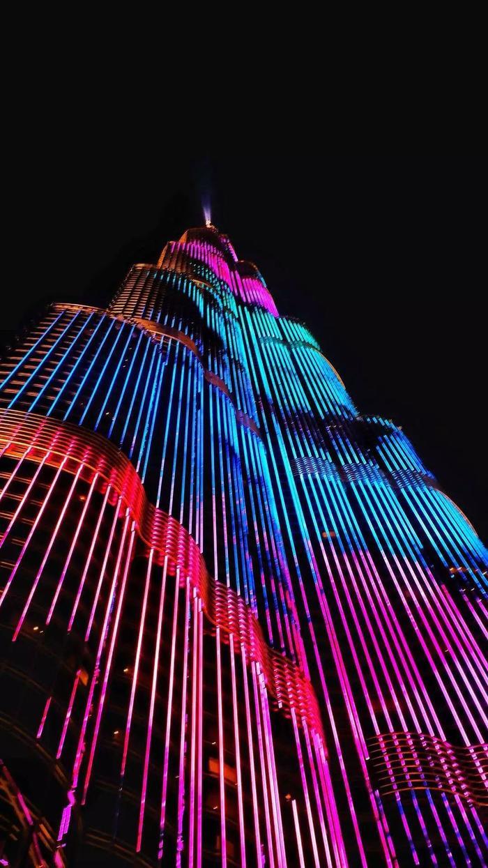 迪拜：惊艳世界的建筑奇观