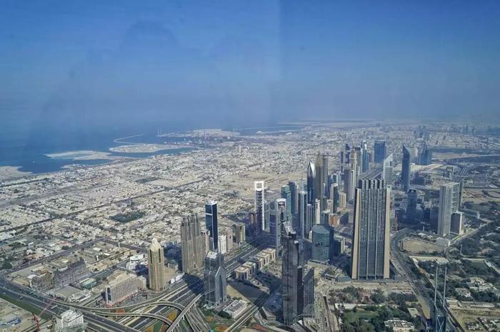 迪拜：惊艳世界的建筑奇观