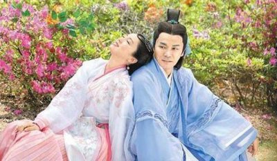 ​美女说上联：“面对面吃面”，和尚立即说出下联，女子恼羞成怒