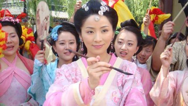 美女说上联：“面对面吃面”，和尚立即说出下联，女子恼羞成怒