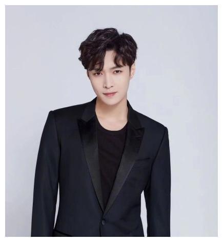 张艺兴首个名誉权案件胜诉，被告经济困难主动减免赔偿网友大赞