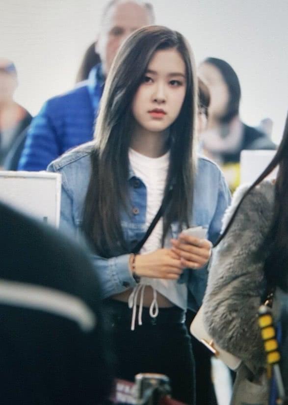 韩国女星朴彩英亮相，惊艳了无数人，网友：理想初恋小女友