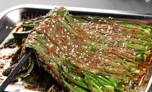 这些烧烤摊上最受欢迎的菜式，哪一款会让你半夜想着都流口水呢