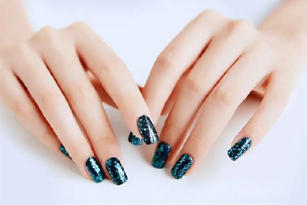 温变甲油胶的使用方法 温变甲油胶可以做渐变吗