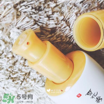 雪花秀润燥精华真假对比