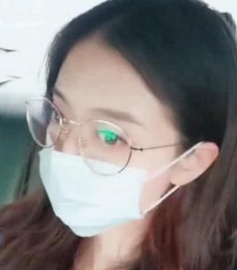 ​抖音“白眼女孩”爆火，揭开口罩涨粉百万，网友：缺男友吗