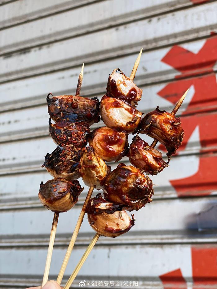 这算是城市隐秘的角落吧？胡同口，小平房……