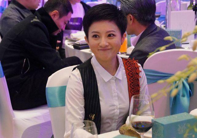 “婉君”金铭近况，创办儿童剧团并亲自授课，39岁仍单身