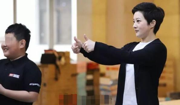 “婉君”金铭近况，创办儿童剧团并亲自授课，39岁仍单身