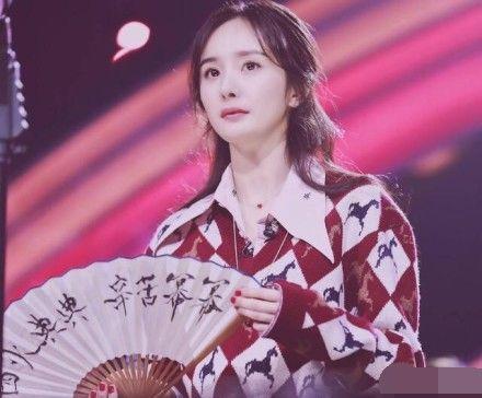 娱乐资讯：杨幂蔡徐坤同框，成北京电视台春晚代言人