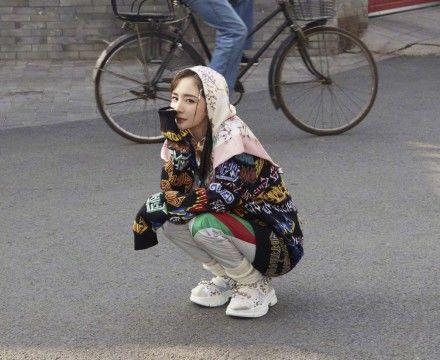 娱乐资讯：杨幂蔡徐坤同框，成北京电视台春晚代言人