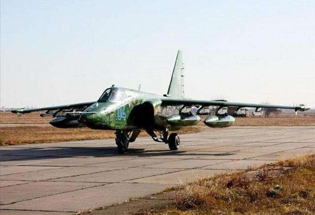 白磷弹有多狠？50名美国雇佣兵被砸个正着，从里到外烧没了影