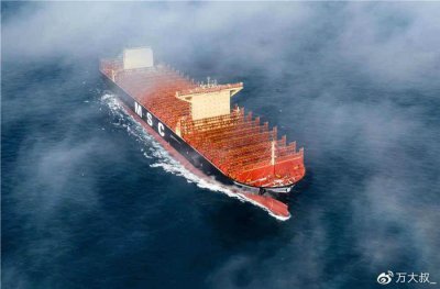 ​中国造出全球超大型的集装箱货轮
