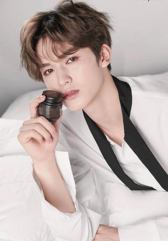 百分九“床照”：陈立农奶萌，朱正廷撩人，只有蔡徐坤没眼看