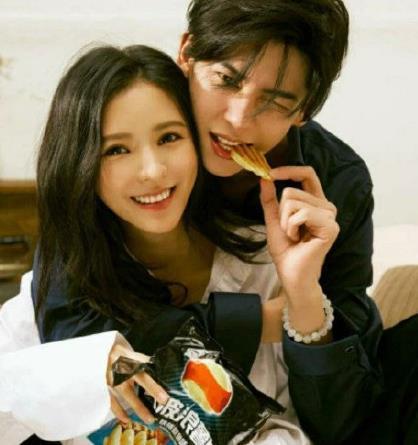 张予曦陈柏融宣布分手，疑因双方年龄差距大，男方过于自恋长发？