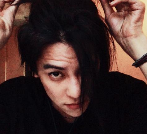 张予曦陈柏融宣布分手，疑因双方年龄差距大，男方过于自恋长发？