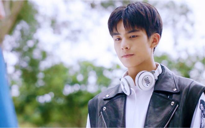 宋威龙是一个很优秀的演员，高颜值还很有演技，很受观众的喜爱