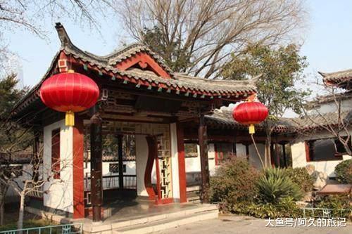 到济南必看天下第一泉趵突泉? 它旁边的这座纪念堂也别错过!