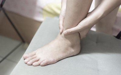 ​寿命短的人，脚上往往有4种表现，若1个不占，说明身体健康易长寿