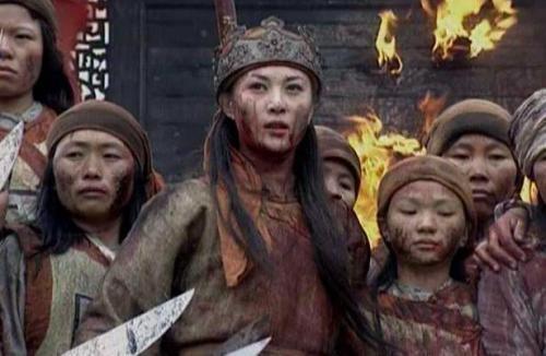 他是洪秀全侄子，太平天国唯一幸存的王爷，逃到香港成了洪门老大