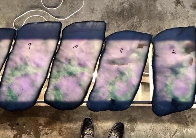 一块115公斤料子，切出天价春带彩翡翠，堪比稀少的熊猫！