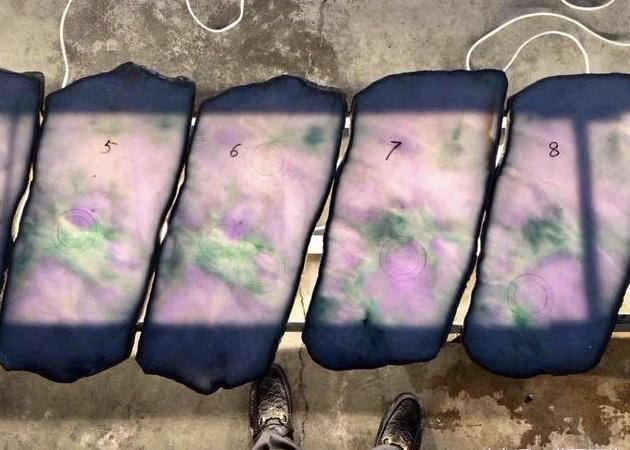 一块115公斤料子，切出天价春带彩翡翠，堪比稀少的熊猫！