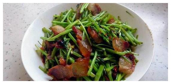 路边的一种“毒芹”吃易中毒，而另一种炒腊肉却很美味
