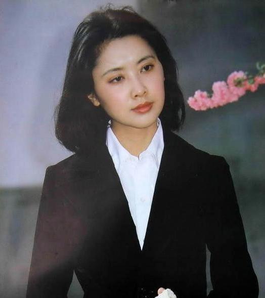 女儿国国王朱琳, 一生一个角色成经典, 今60多岁仍美丽动人!