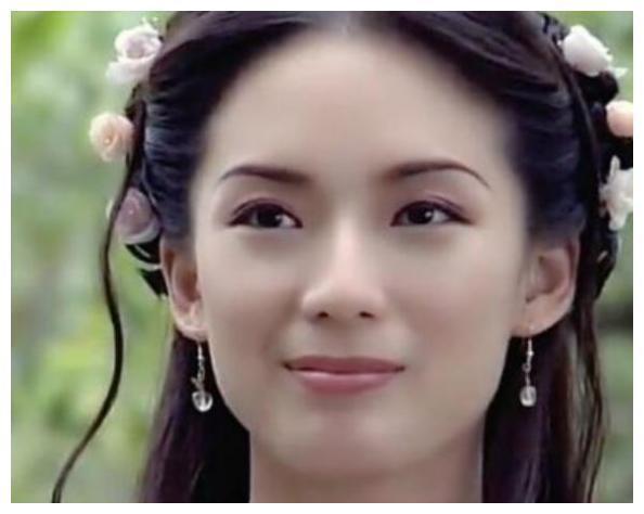 她被誉为新加坡“三大美人”，终不敌七年之痒，现状凄凉