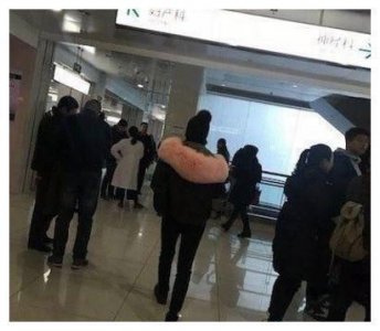 ​“国民媳妇”海清怀二胎独自一人做产检被拍，工作人员回应