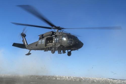 一个名称叫“黑鹰”战斗机，是美国一型四旋翼、双发通用直升机