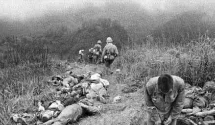 对越自卫反击战: 79年中越战争越军埋地雷使我军伤亡惨重!