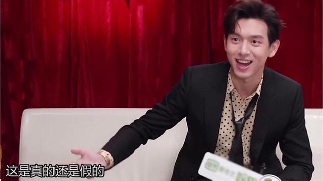 明星也吃瓜！李现看到八卦眼睛放光，连自己的瓜都不放过