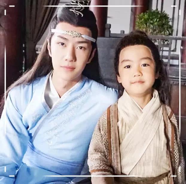 有种反差萌叫《陈情令》的温苑，当他穿西装梳起油头，帅到没天理