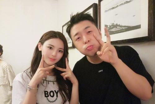 一直以为她出名靠的是杜海涛，万万没想到她爸是芒果台长