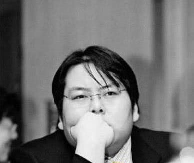 女神年前嫁入豪门开600多万的豪车，现如今却债务缠身，无家可归