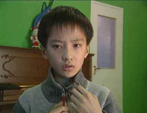 这位演员曾是很多观众的童年偶像，如今携手娇妻步入婚姻殿堂