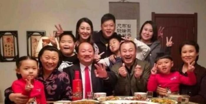 她凭借《乡村爱情11》走红，舅舅是国家一级运动员，和林丹齐名