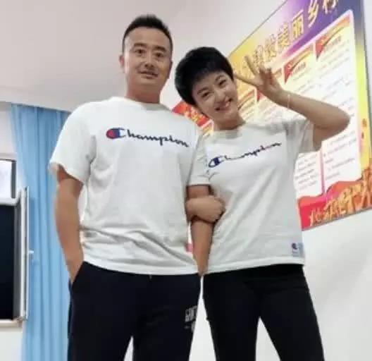 她凭借《乡村爱情11》走红，舅舅是国家一级运动员，和林丹齐名