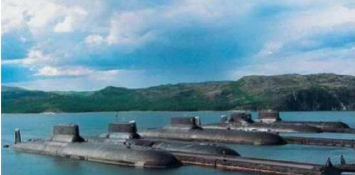 俄罗斯和英国开战谁胜谁败？想想也知道，海狮是打不过毛熊的！