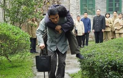 扮演阿炳的王宝强《暗算》中老婆出轨，冥冥天意，这就是宝强的命